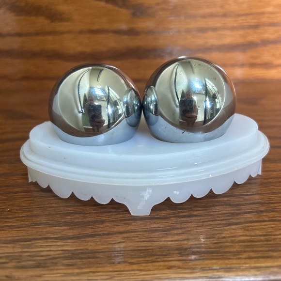 Vintage Chinese Baoding Stress Harmony Balls For Holistic Fitness And Relaxation - Picture 1 of 5